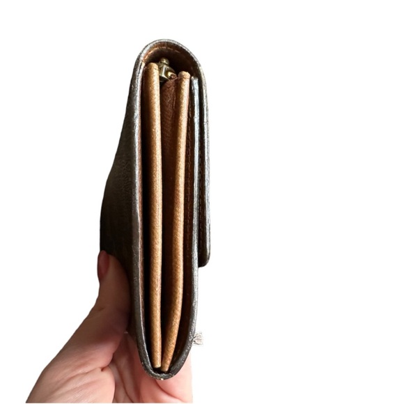 Louis Vuitton Vintage Monogram Coated Canvas Sarah Wallet - Picture 5 of 16